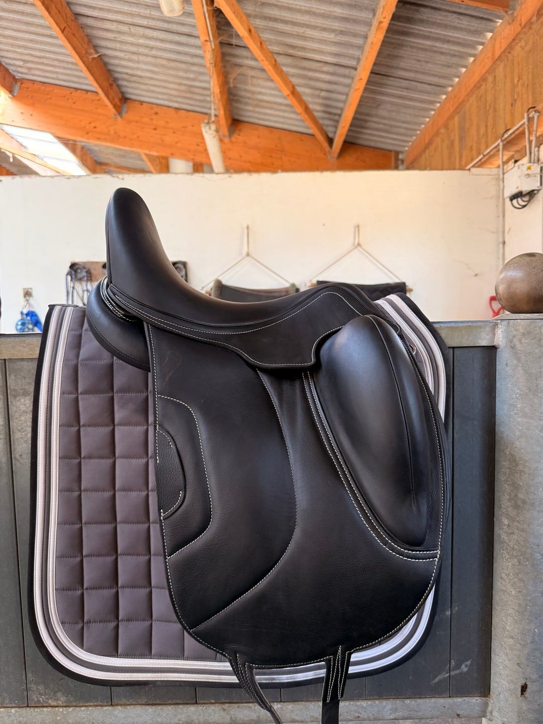 Selle de dressage Tempo Antarès 17, média 5