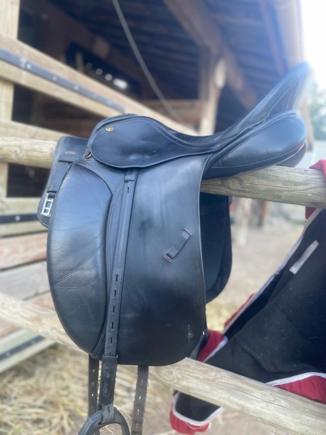 Selle de dressage ronzon legend, média 4