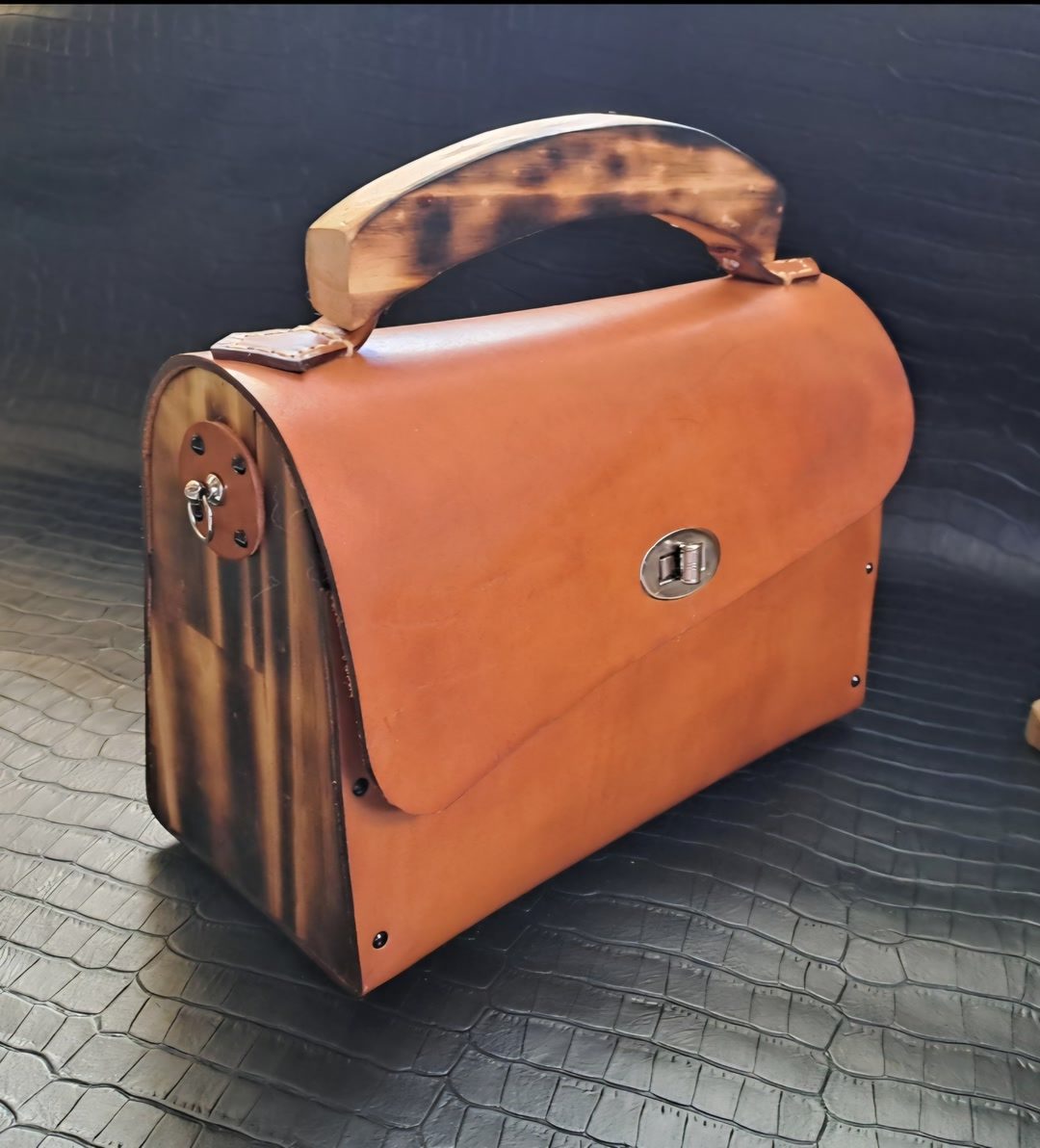 Artisan maroquiniere, média 4