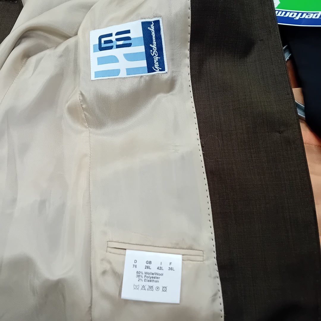VESTE DE CONCOURS NEUVE T36, média 2