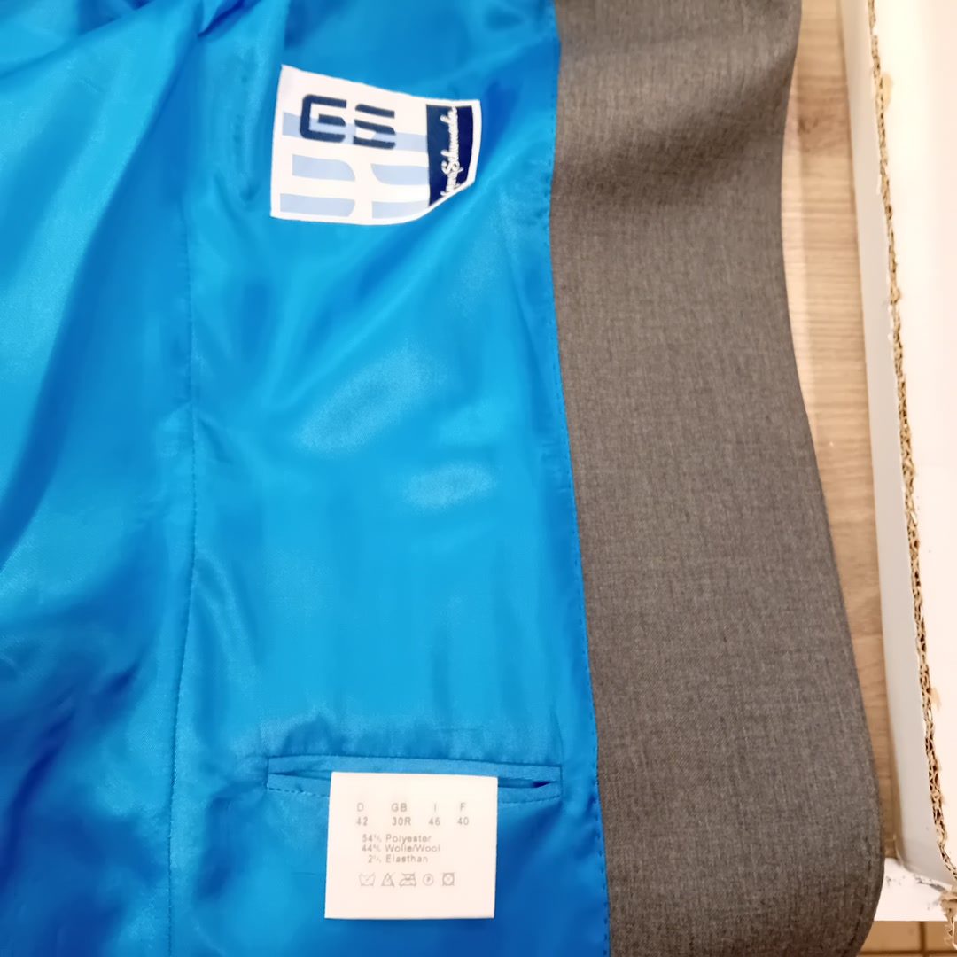 VESTE DE CONCOURS NEUVE T40, média 2