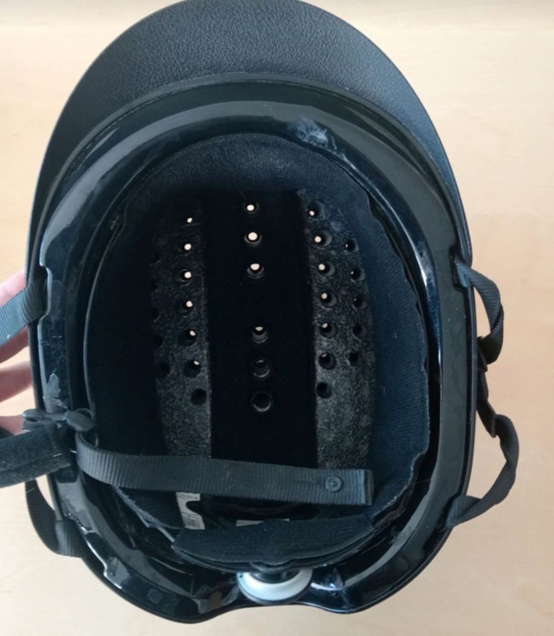 Bombe d'équitation, média 2