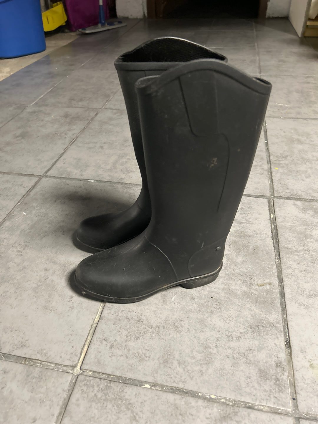 Bottes 33, média 2