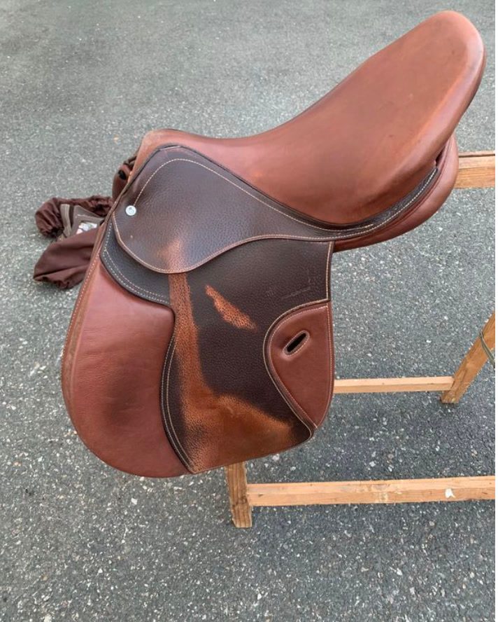 Selle d’équitation FOUGANZA cuir marron 17,5", média 2